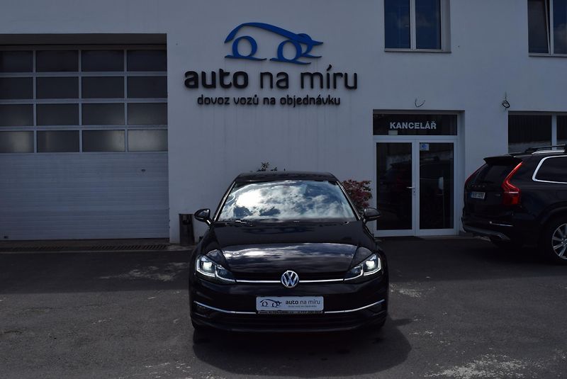Volkswagen Golf (2018) 1.4TSI 92kw CLBMT LED NAVI TOP - fotka 3 z 49