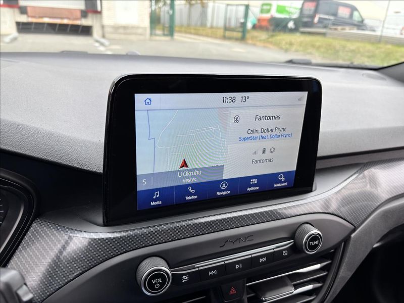 Ford Focus 1,0 EcoBoost 92 kW ST Line - fotka 26 z 35