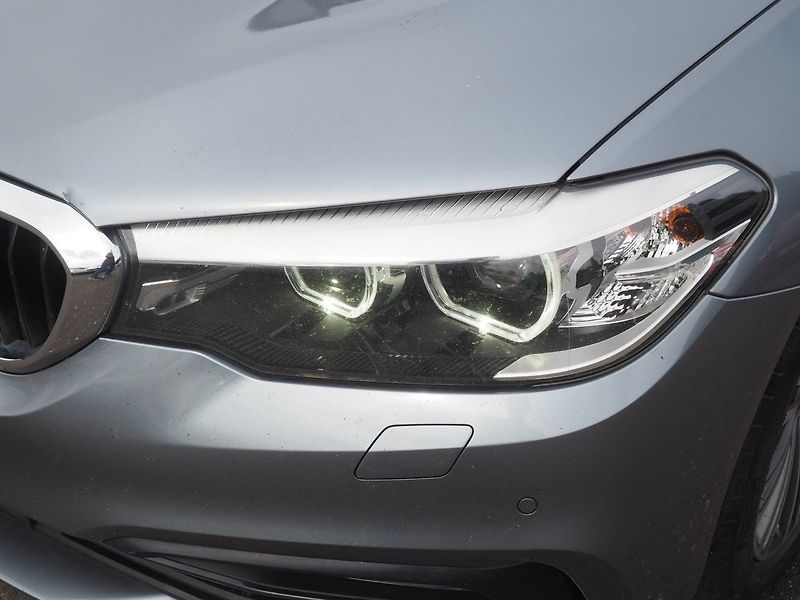 BMW Řada 5 (2017) 3.0d xDrive, 195 kW - fotka 7 z 38