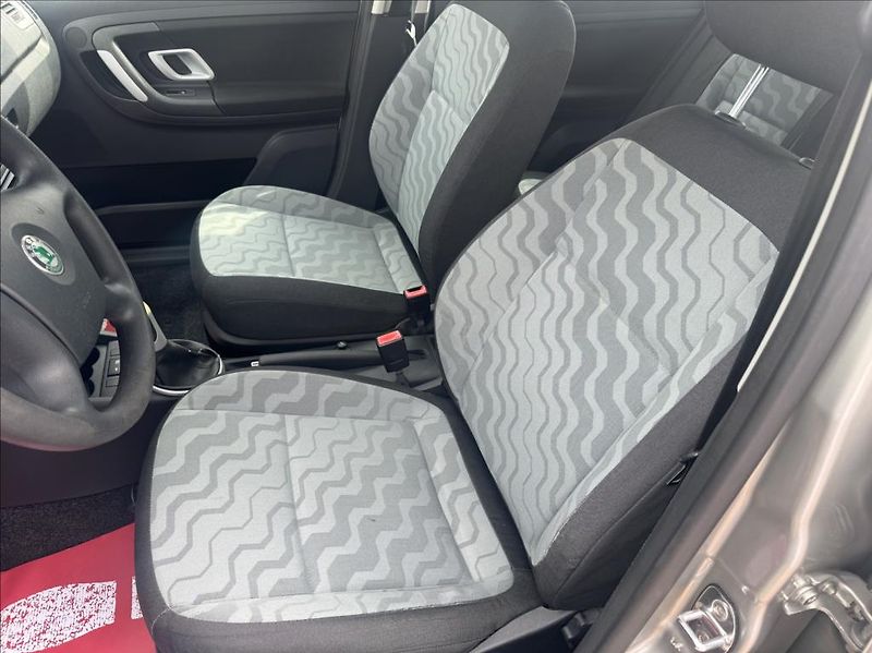 Škoda Fabia 1,2 HTP - fotka 10 z 17