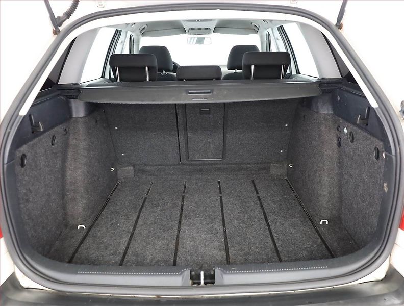 Škoda Octavia (2008) 1.9 TDI, Serv.kniha, po STK - fotka 11 z 12