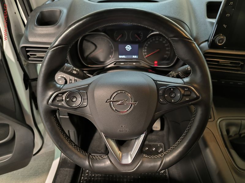 Opel Combo (2021) 1.2T, 1.maj,ČR, AC, výhřev - fotka 13 z 17