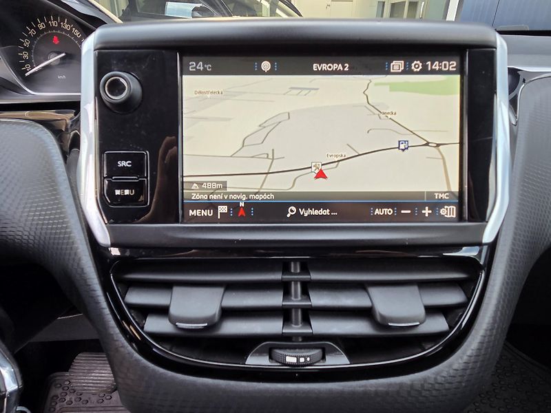 Peugeot 2008 (2019) 1.2 PT 110 ALLURE EAT6 - fotka 18 z 25