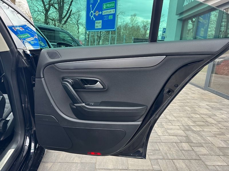 Volkswagen CC (2015) 2.0 TDi 4x4,DSG - fotka 14 z 36