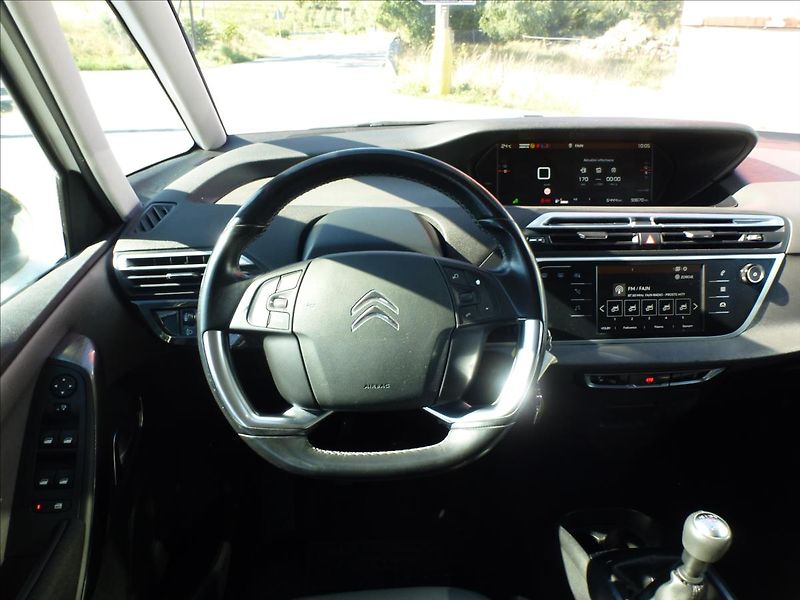 Citroën C4 Picasso 1,2 PureTech 130 S&S MAN6 NAVI - fotka 35 z 56