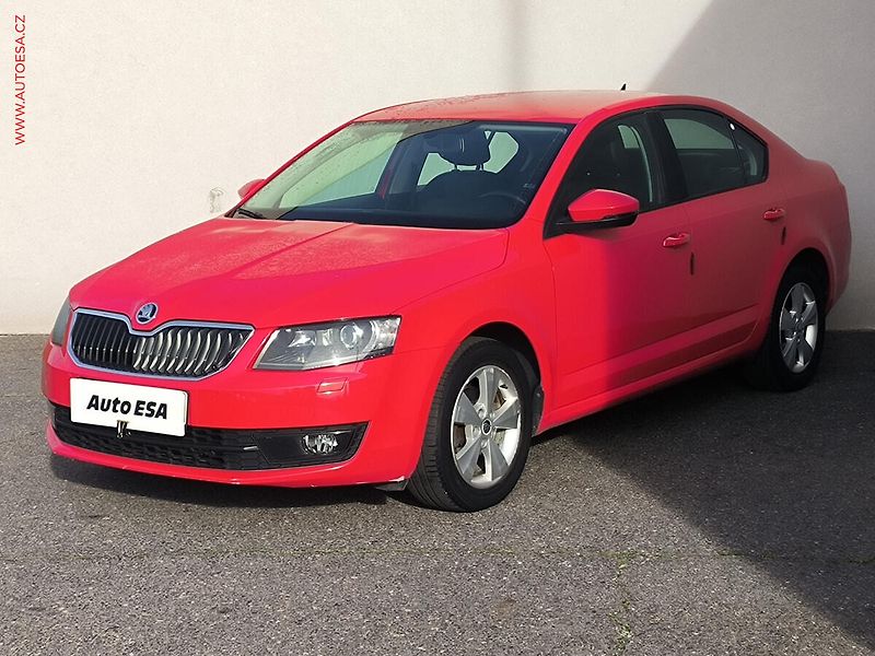 Škoda Octavia (2015) 1.6 TDi, ČR, Style, DSG - fotka 3 z 21