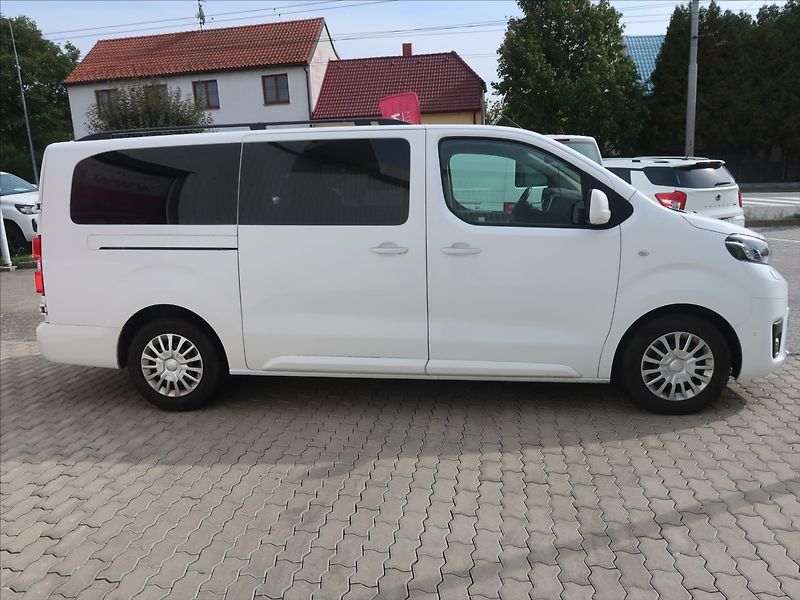 Toyota ProAce 2,0 D-4D 1.majitel CZ 8 míst - fotka 3 z 4