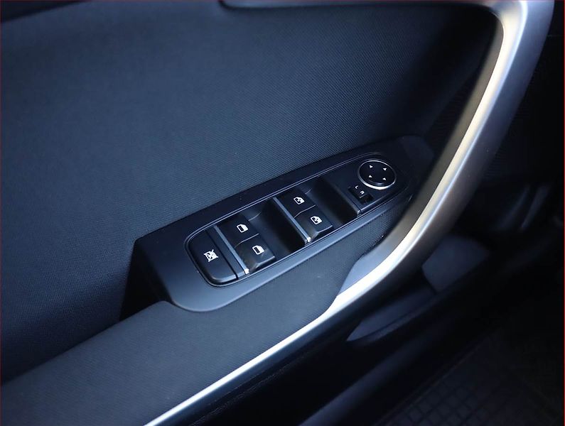 Kia Ceed (2019) 1.6 CRDi, Serv.kniha, Tempomat - fotka 15 z 17