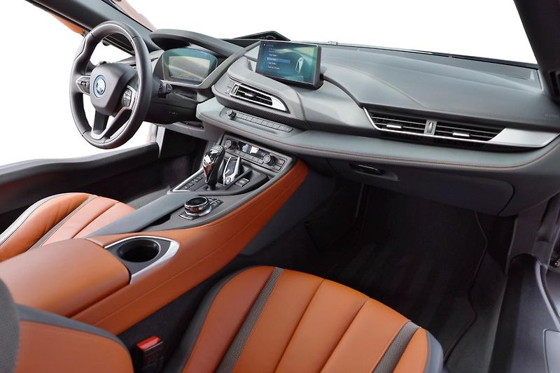 BMW i8 - fotka 11 z 19