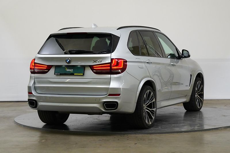 BMW X5 - fotka 2 z 26