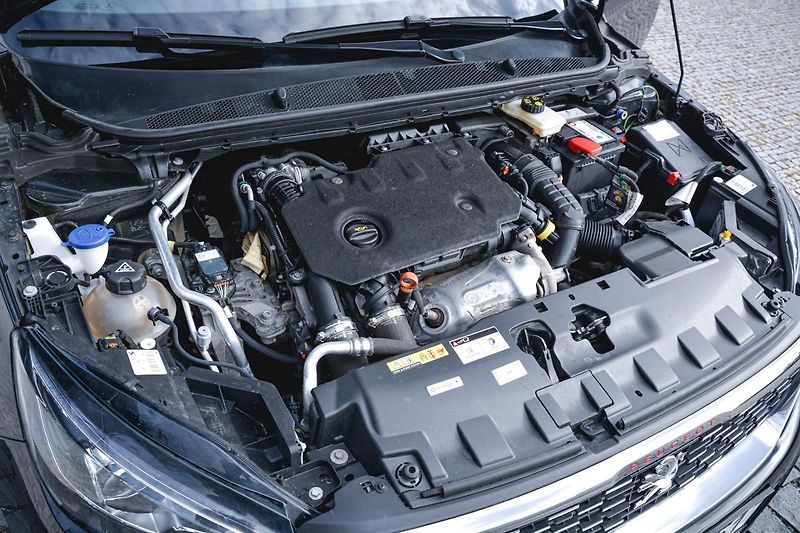Peugeot 308 (2020) SW GT Line 1.5 BlueHDi 130 1 M - fotka 13 z 28