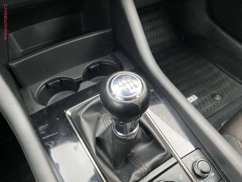 Mazda 3 (2019) 2.0 i Skyactiv, 1.maj,ČR - fotka 17 z 20