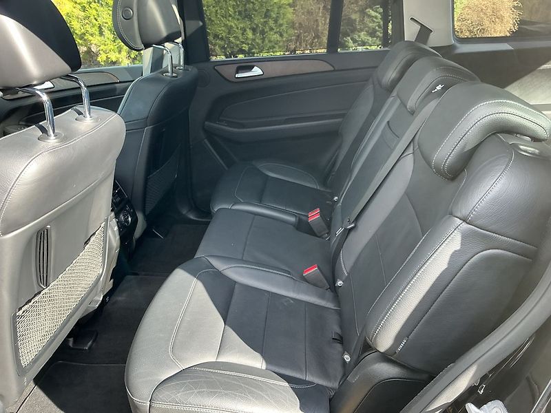 Mercedes-Benz GLS 350 d AMG 4MATIC - fotka 23 z 29