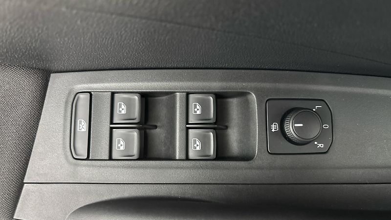 Škoda Fabia 1.0 TSI Style - fotka 21 z 23
