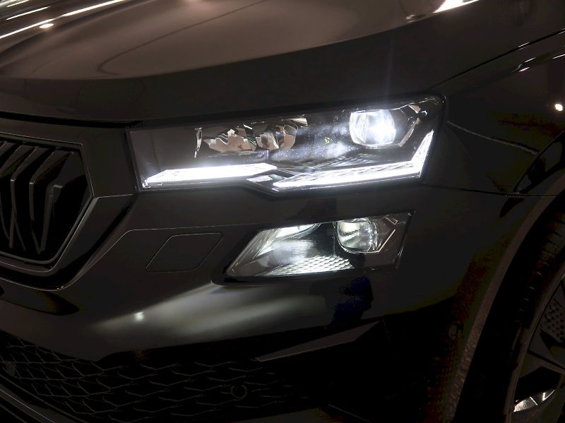 Škoda Karoq (2026) SPORTLINE 1.5TSI 110KW DSG TAŽ - fotka 10 z 42