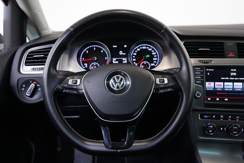 Volkswagen Golf - fotka 17 z 27