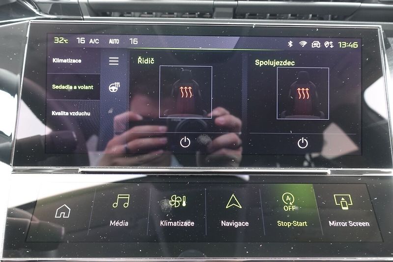 Peugeot 308 1,2PT 96kW, Automat - fotka 23 z 31