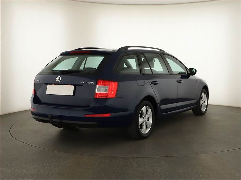 Škoda Octavia (2015) 2.0 TDI, ČR,1.maj, Tempomat - fotka 5 z 15
