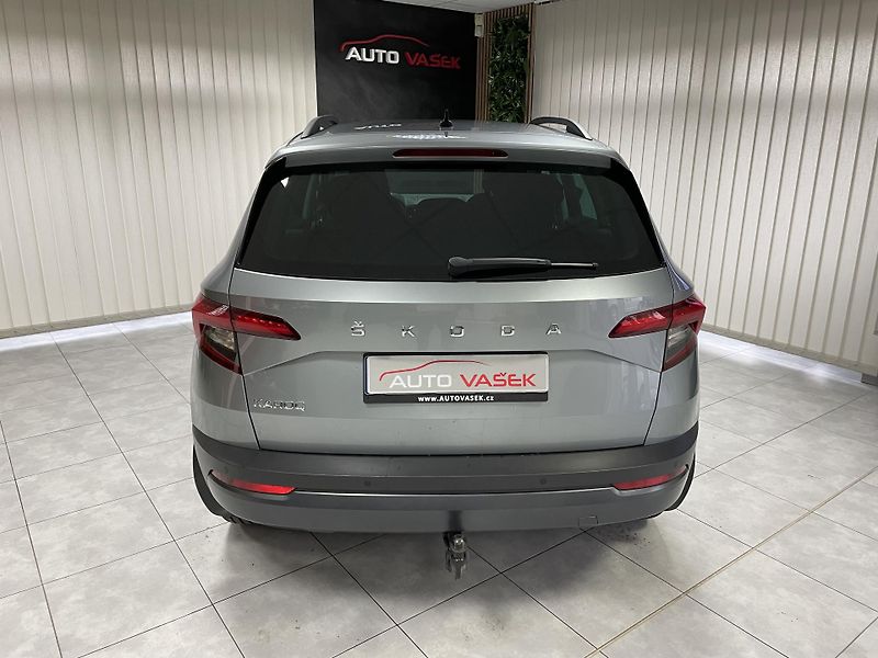 Škoda Karoq 1.5 TSi 125 YEARS ČR 1.MAJ SER - fotka 12 z 31