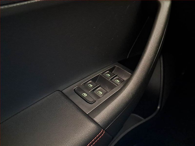 Škoda Rapid (2019) Spaceback 1.0 TSI, Tempomat - fotka 18 z 20