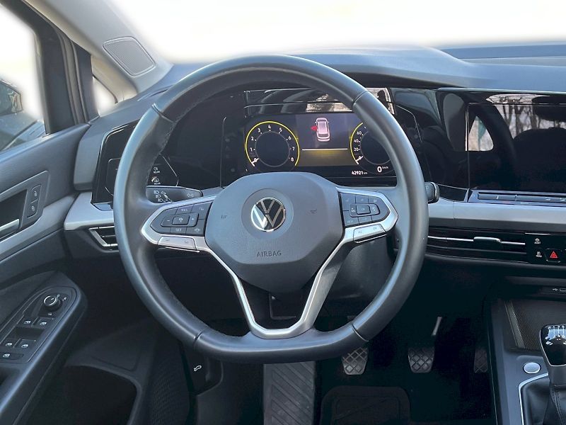 Volkswagen Golf (2022) Variant 1,0TSi 81kW Life 6G - fotka 14 z 33