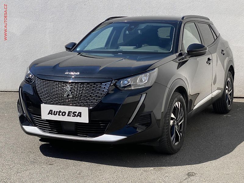 Peugeot 2008 (2021) 1.2PT, Allure - fotka 3 z 19