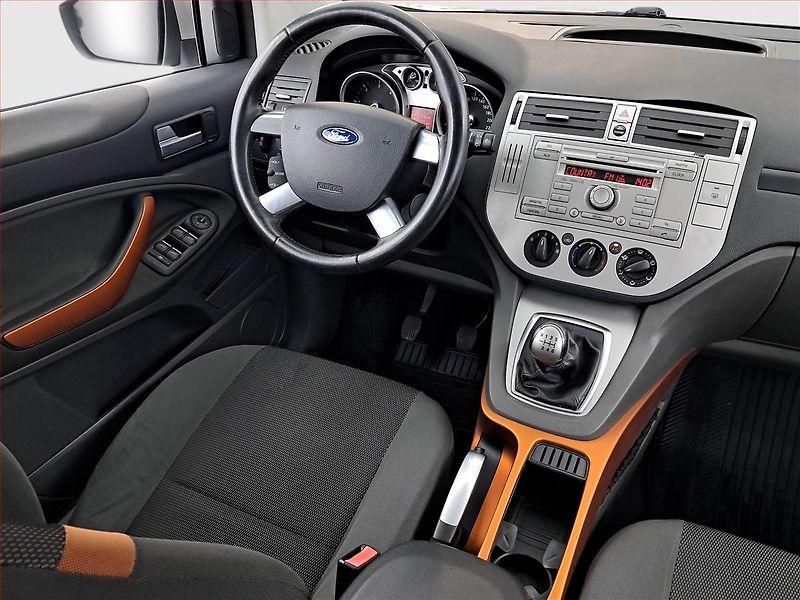 Ford Kuga (2009) 2.0 TDCi - fotka 7 z 15