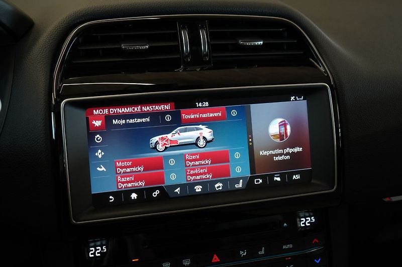 Jaguar F-Pace 30d AWD, PRESTIGE, Panorama - fotka 29 z 49