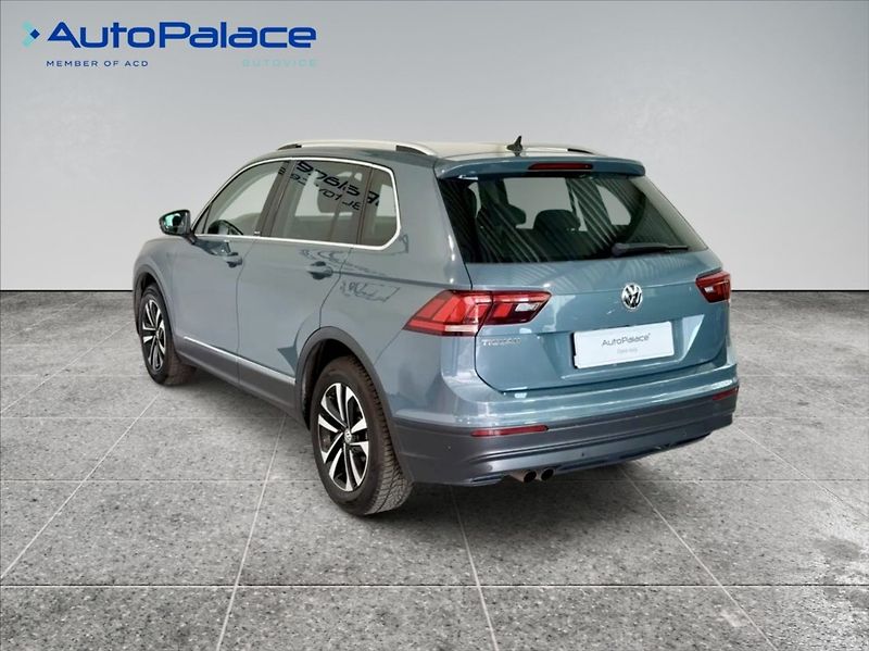 Volkswagen Tiguan 1,5 TSI NAVIGACE - fotka 6 z 23