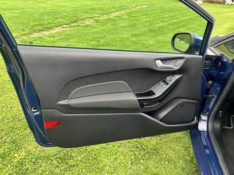Ford Fiesta 1,1 52KW,KLIMA,HL.PRUHů,78TKM - fotka 12 z 41