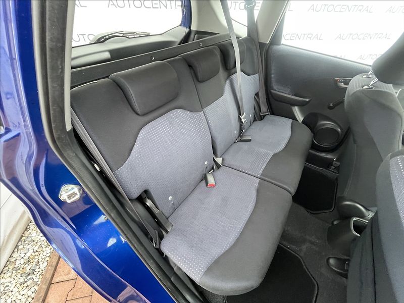 Honda Jazz 1,2 i,V-TEC,STK 6/28 - fotka 19 z 20