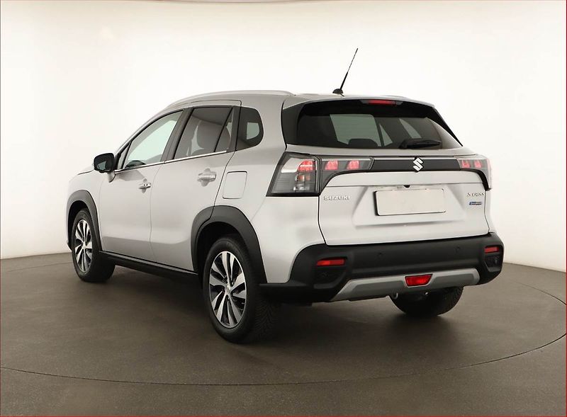Suzuki SX4 S-Cross (2024) Elegance 1.5 Hybrid - fotka 4 z 18