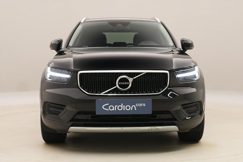 Volvo XC40 D3 AWD MOMENTUM AUT  - fotka 15 z 38