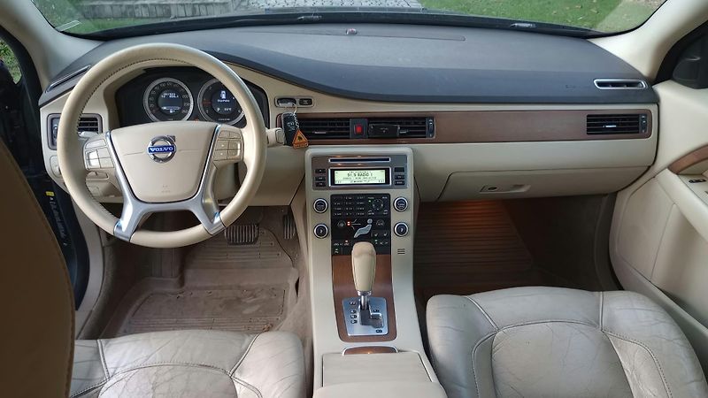 Volvo V70 2.4-NOVÉ BRZDY+ČELNÍ SKLO+BAT - fotka 18 z 23
