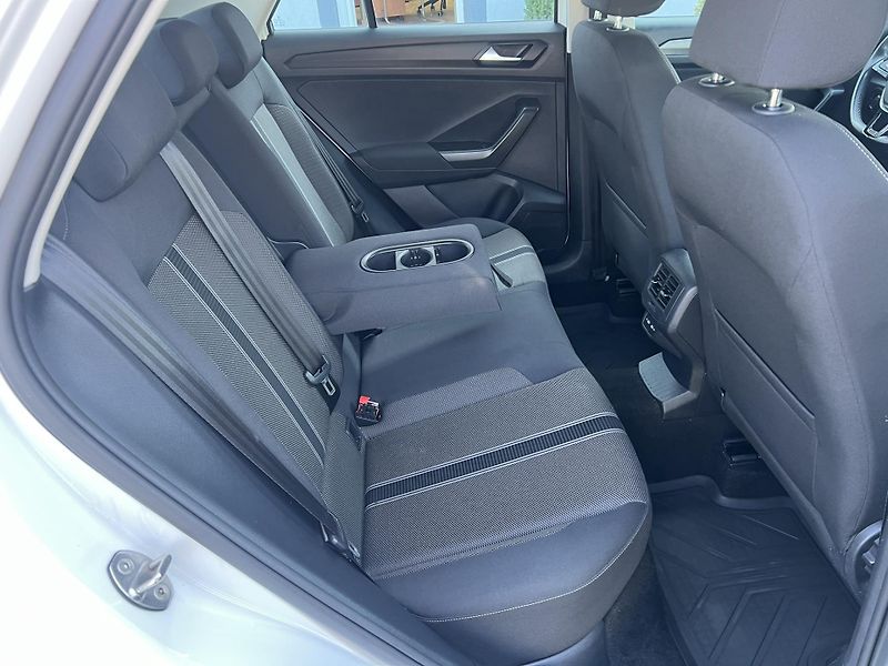 Volkswagen T-Roc (2022) 1.0TSI 81kW NAVI  - fotka 10 z 20