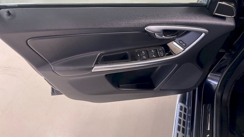 Volvo XC60 (2016) XC 60 2.4TDI  162kW DSG 4x4 - fotka 17 z 24