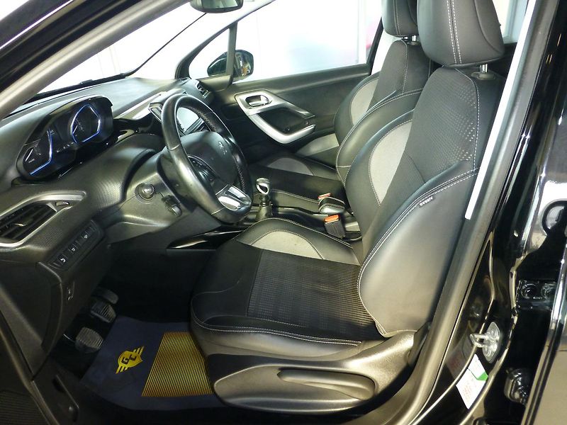 Peugeot 2008 (2019) 1,2-96KW*NAVI*PARK.S**PANORAMA - fotka 10 z 27