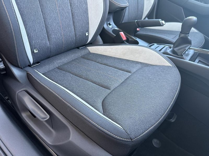 Škoda Kamiq 1,0 TSi 85 kW TopSelection - fotka 13 z 22