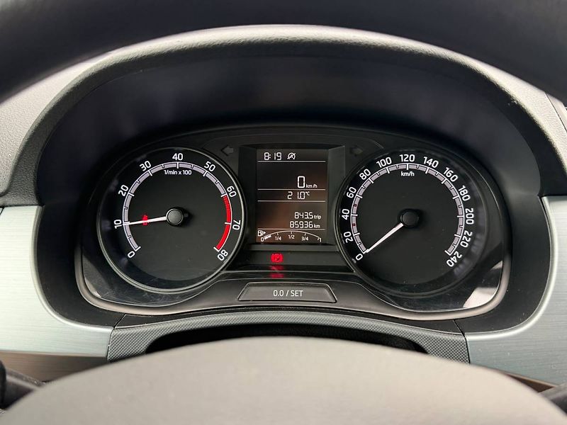 Škoda Fabia Active 1,0 MPI 55 kW 5° MP - fotka 11 z 26