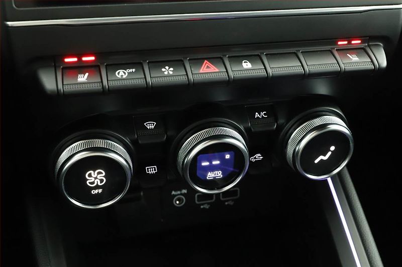Renault Clio (2023) 1.0 TCe, ČR,1.maj, Serv.kniha - fotka 10 z 14