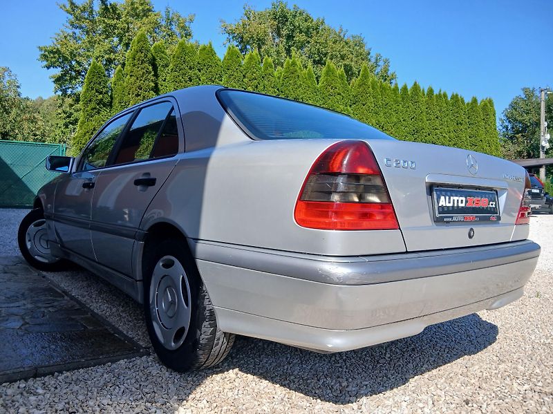 Mercedes-Benz Třídy C 200K 1.MAJ - fotka 5 z 31