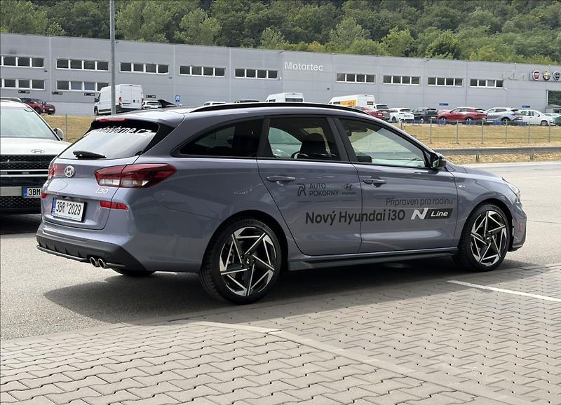 Hyundai i30 1,6 T-GDI DCT  WG FL N Line - fotka 3 z 20