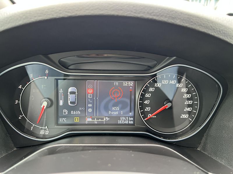 Ford S-MAX 2.0TDCi 7MÍST TAŽNÉ KLIMA ALU - fotka 17 z 46