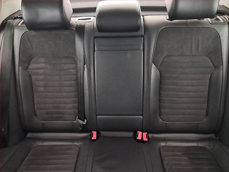 Volkswagen Passat (2013) 2.0 TDI, Automat, Tempomat - fotka 10 z 20