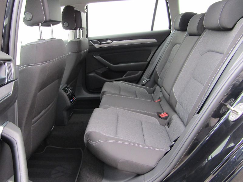 Volkswagen Passat Business 2.0 TDI 110KW DSG Var - fotka 23 z 30