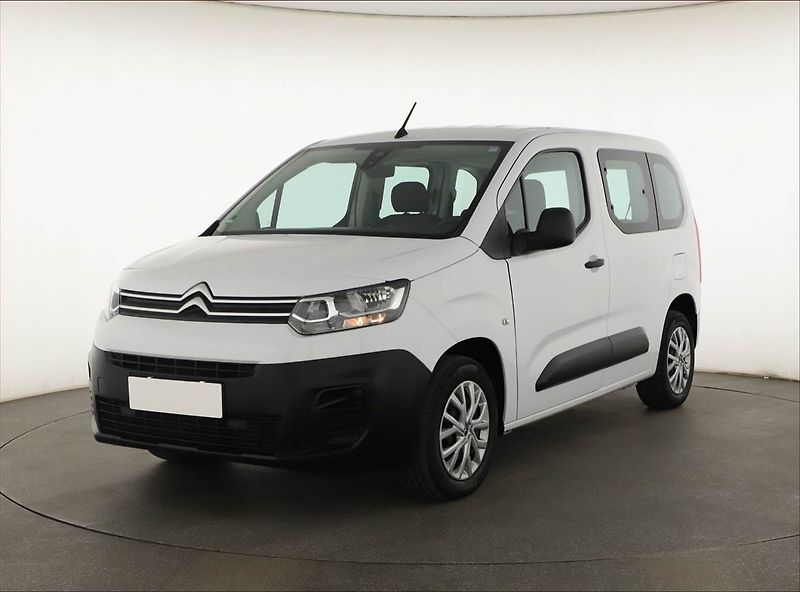 Citroën Berlingo (2022) Live Pack 1.2 PureTech, 5Míst - fotka 2 z 10
