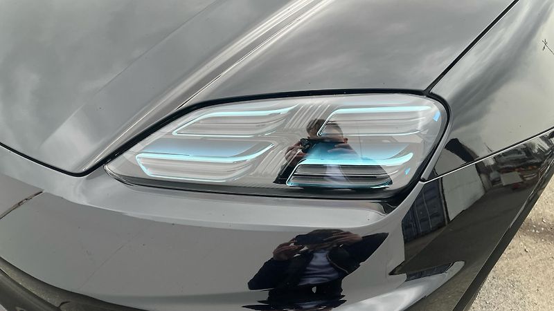 Porsche Macan (2025) Turbo - fotka 13 z 30