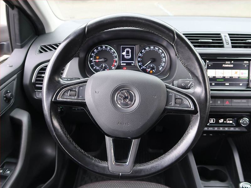 Škoda Fabia (2017) 1.4 TDI, Navi, Tempomat - fotka 18 z 18
