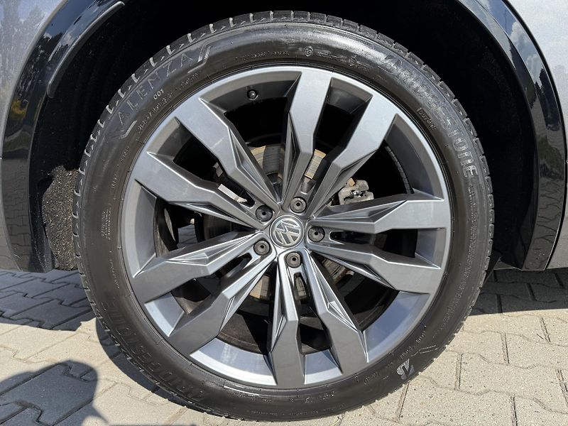 Volkswagen Touareg 3.0 TDI R-LINE   ONE MILLION - fotka 19 z 25