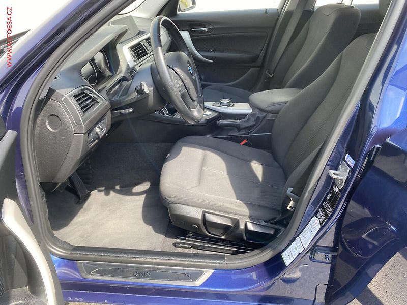 BMW Řada 1 (2018) 2.0d 118d, AT, navi, AC - fotka 9 z 16